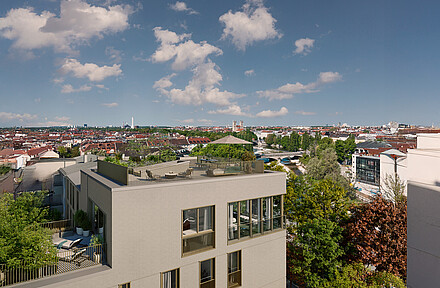Dachterrasse des L-ISAR mit Blick über München und Isar
